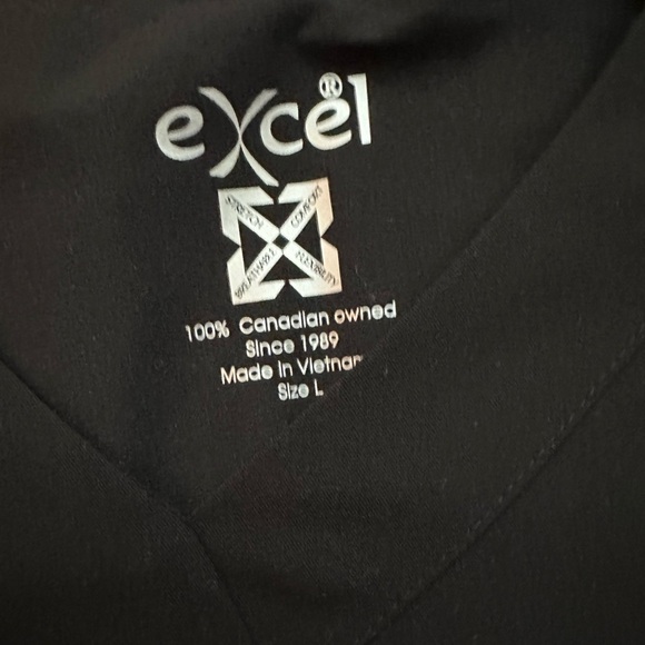 Excel 4 Way Stretch Scrub Top - Picture 7 of 7